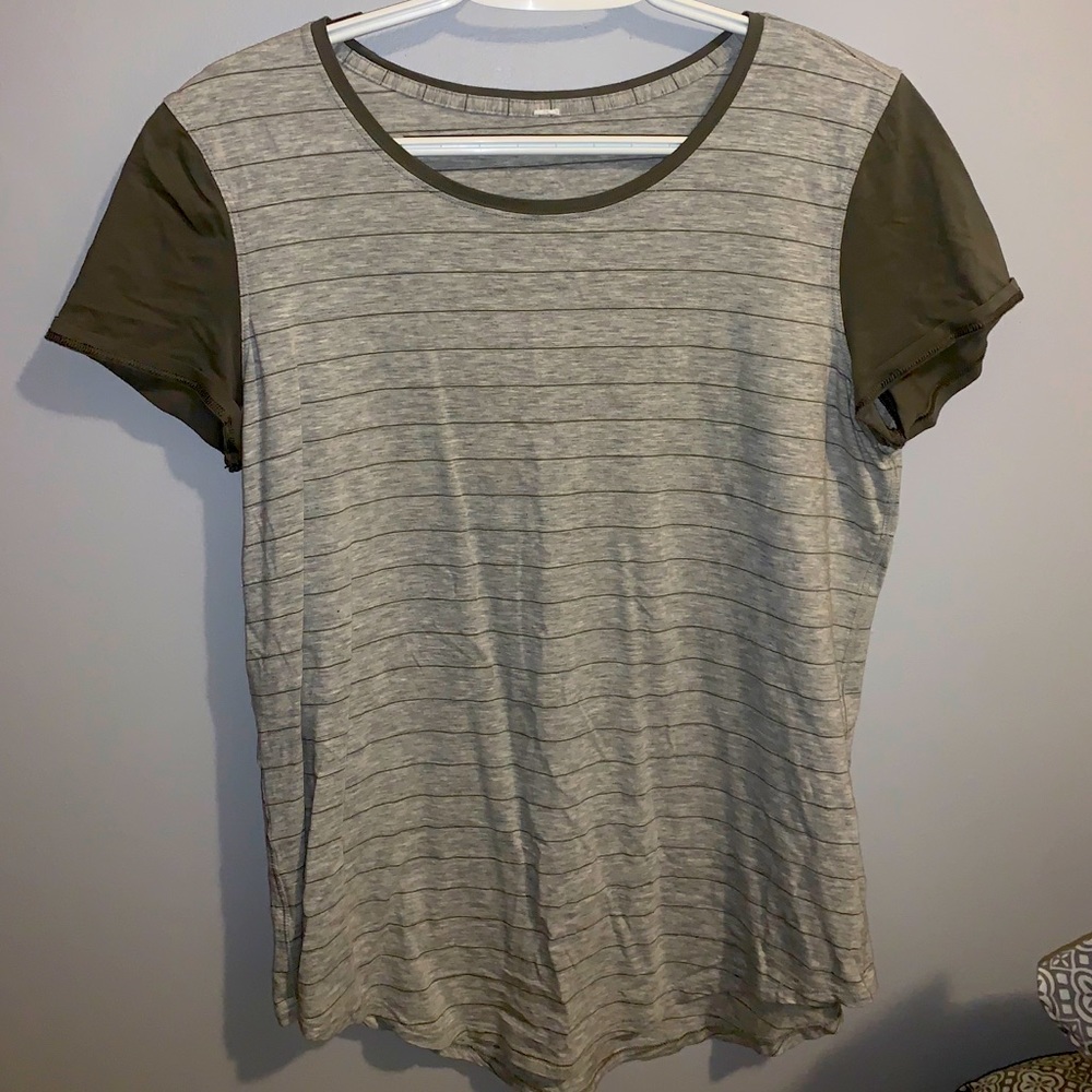 Lululemon Short Sleeve Shirt